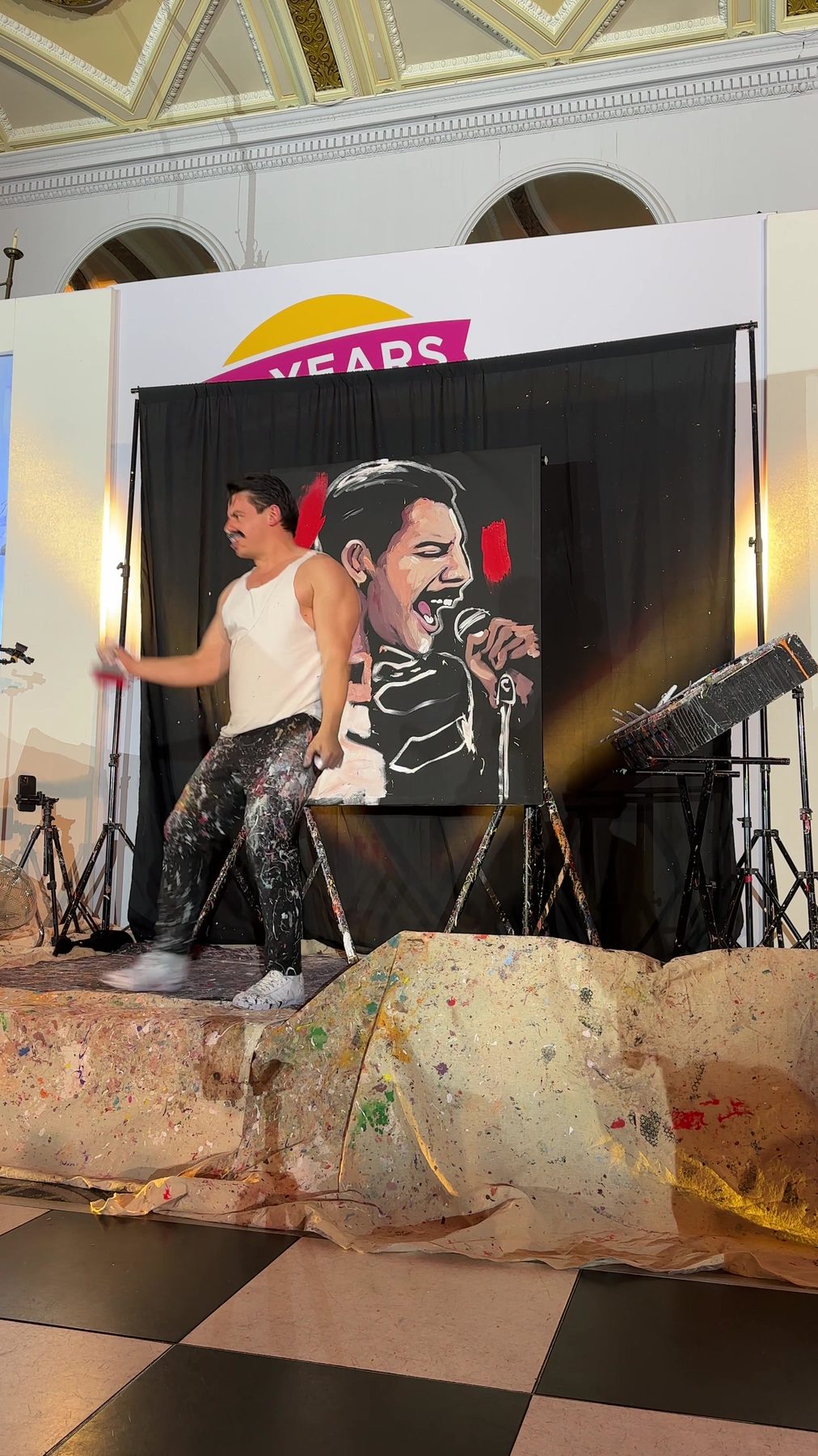 Dave Sharp painting live on stage